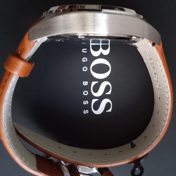 Hugo Boss Men's Driver 1513119 Light Brown Leather Analog Quartz Watch Brand new - Picture 13 of 13